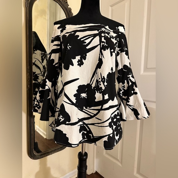 White House Black Market Blouse - Picture 3 of 8